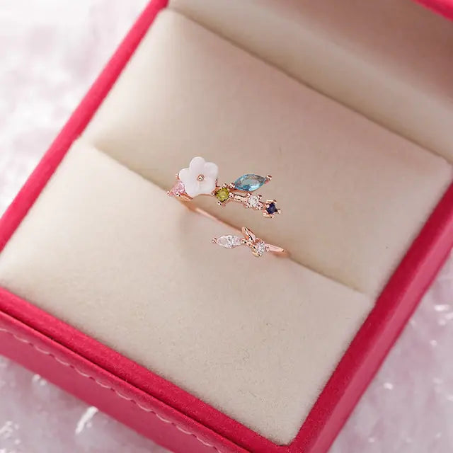 Exquisite Crystal Flower Ring